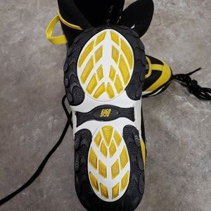 5150 Shoes - 5150 Kids Snowboard Boots Size 5 5150 Shoes - 5150 Kids Snowboard Boots Size 5